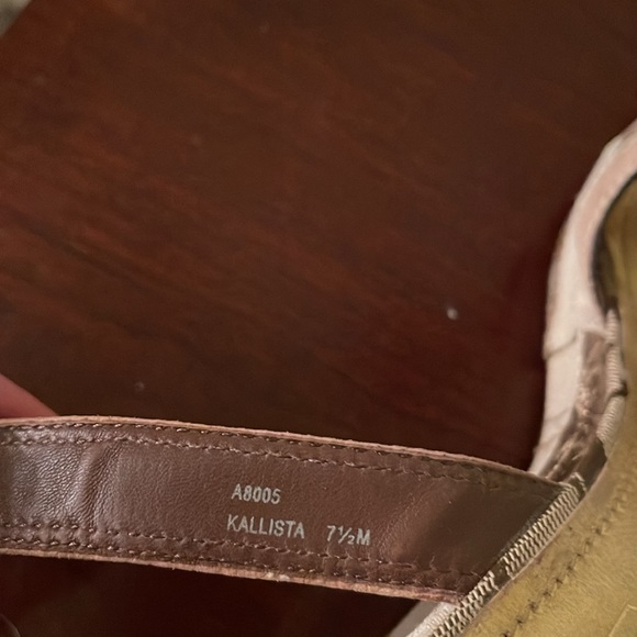 COACH  SHORES SIZE 7.5 - Picture 16 of 16